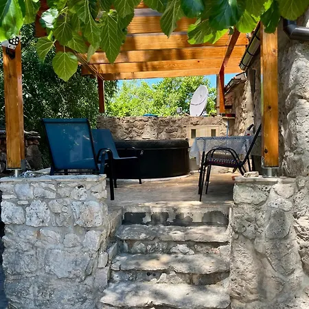Robi Apartman *