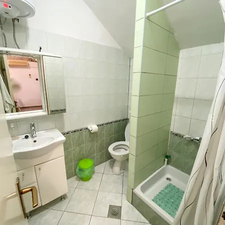 Robi Apartment *